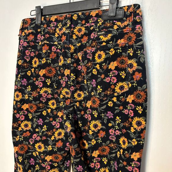 Wrangler high-rise fierce flare floral corduroy pants Size - Picture 13 of 14